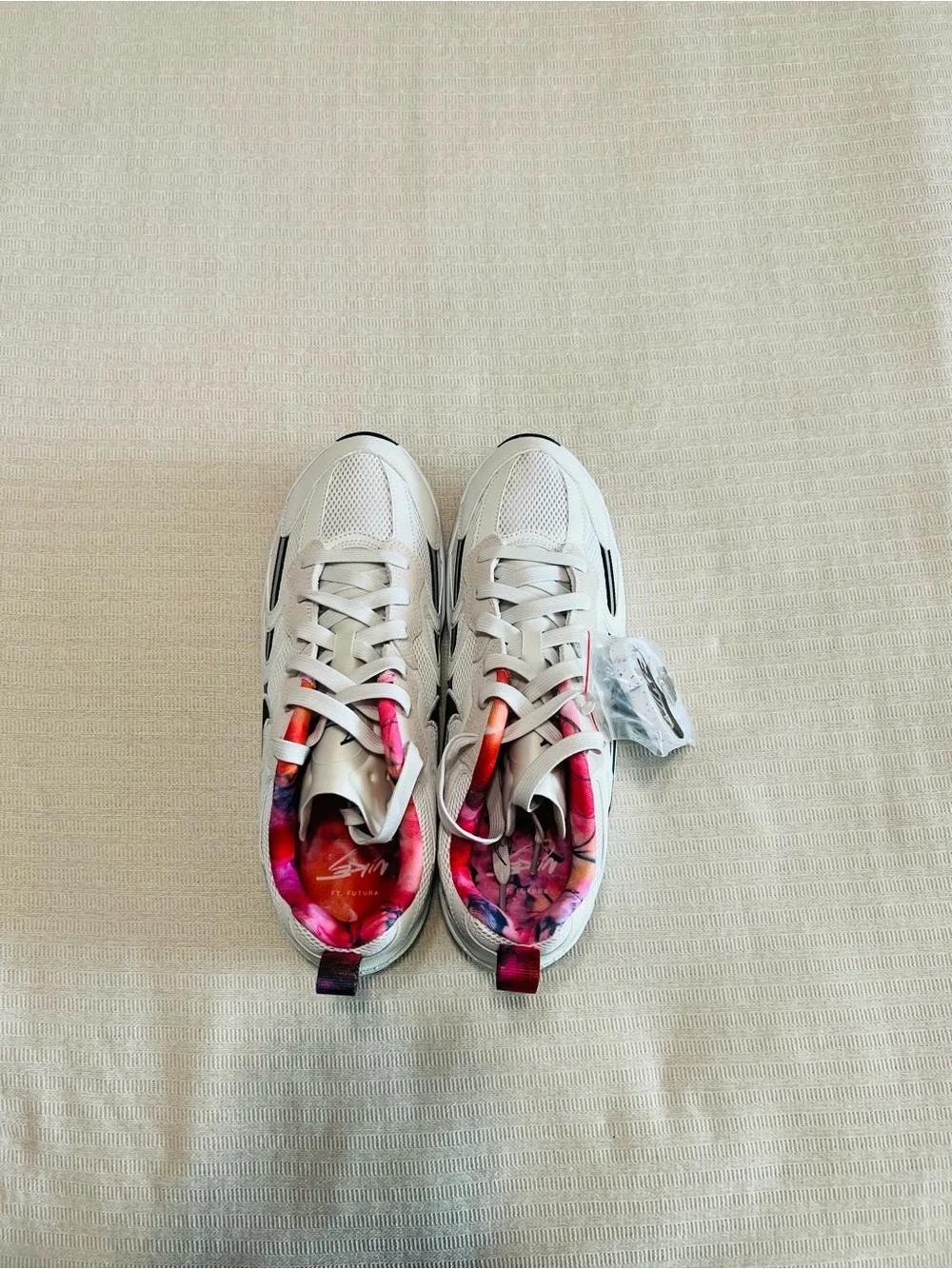 Nik X Futura Jam “Olympic”(Style Code: ⁠FZ8966-100⁠). Men 1/women 12..5